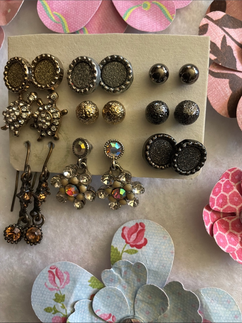 Small earrings - Picture 3 of 3